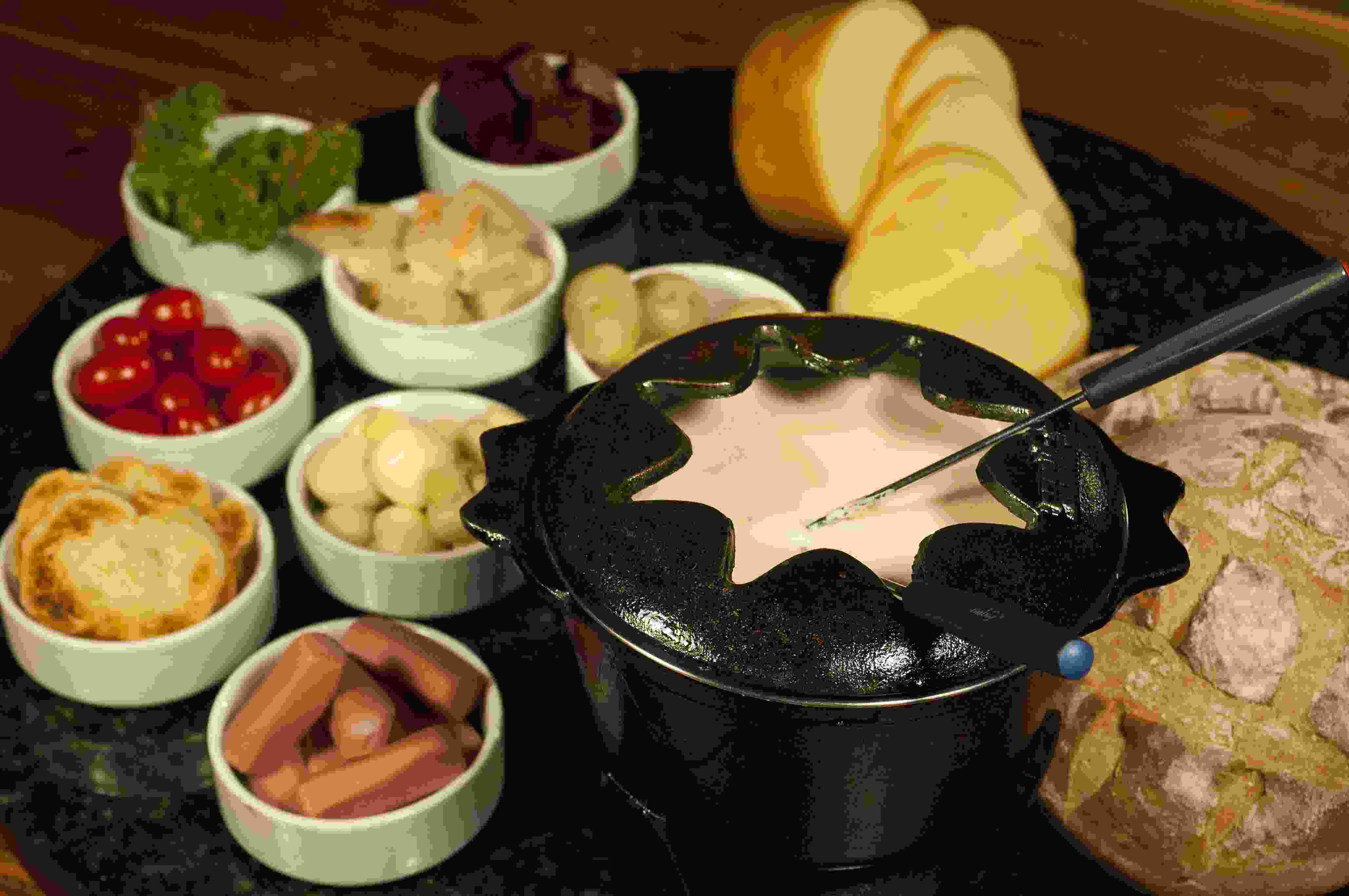 Сырное фондю. Сырное фондю. Сырное фондю. Фондю. Что макать в сырное фондю.